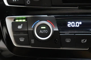 BMW 3 Serie Touring 330i High Executive M Sport Pakket Automaat  / Navigatie Professional / Panoramadak / Leder  / Trekhaak / Parkeersensoren voor+achter / Comfort Acces / Head-Up Display / Stoelverwarming / Achteruitrijcamera / Hifi / 19 Inch / Chrome Line / 32