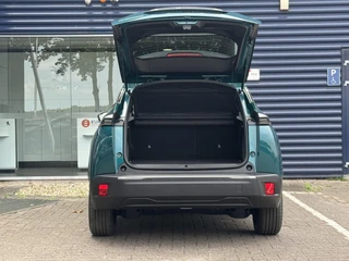 Peugeot e-2008 Envy EV 54kwh 156pk | Apple Carplay/Android Auto | Adaptieve Cruise Control | Lichtmetalen velgen 17 inch | Draadloos laden / 10
