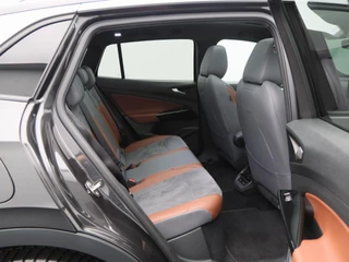 Volkswagen ID.4 First Max 77 kWh | Stoel/Stuurverwarming | Panorama dak | IQ Light | 360 Camera | Adaptive cruise | 21 Inch / 40