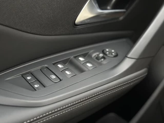 Peugeot 308 1.2 Hybrid 145 e-DCS6 Allure | Adaptive Cruise Control | Stoelverwarming | Climate Control | Parkeercamera/-sensoren | Navigatie | Apple Carplay/Android Auto | Full LED | Draadloze telefoonlader | / 24