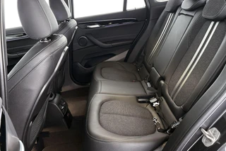BMW X1 xDrive25e M Sport Stoelverwarming LED Sportstoelen Navi / 9