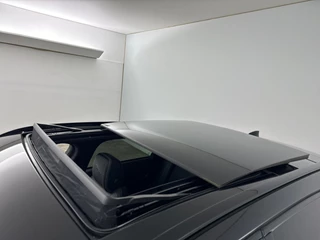 Jaguar F-PACE 2.0 P400e R-Dynamic HSE Black Pack Panoramadak | Massagestoelen + Ventilatie | Head-Up Display / 37