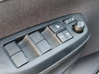 Toyota Yaris Hybrid 115 DYNAMIC STOEL/STUURVERW PARK-SENSOREN BLIND SPOT CAMERA KEYLESS 16'' LM-VELGEN CAMERA NAVI CLIMA AD-CRUISE APPLE/ANDROID / 11