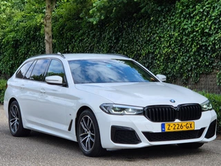 BMW 5-serie Touring 530e M Sport LED CarPlay Elek. Stoelen 100% dealer onderhouden 530e Business Edition Plus / 37