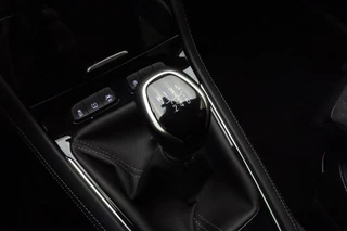 Opel Grandland X 1.2 Turbo 130pk Innovation | Navigatie | Trekhaak | Climate control | AGR Comfortstoelen | Elektrische achterklep | Stoel- en stuurverwarming | Camera / 33