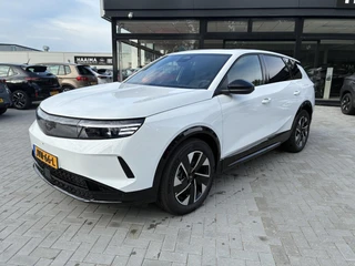Opel Grandland Electric Business Edition 73 kWh | ECC | Navigatie | Elektrisch glazen panorama-dak | Matrix LED Verlichting | Cruise control | Camera | Winterpakket | 19" LM-Velgen