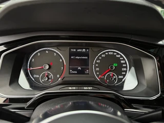 Volkswagen Polo 1.0 TSI Highline Business R NL Auto Pano R-Line Int. Ext. Carplay / 33