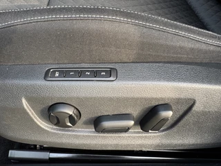Škoda Superb Combi 1.4 TSI iV AUTOMAAT * Navigatiesysteem * ParkeerCamera * Elek. achterklep * / 19