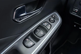 Nissan Micra 1.0 IG-T N-Sport | Navigatie | Achteruitrijcamera | Climate control | Cruise control | Keyless | Lichtmetalen velgen | Donkere hemelbekleding | Lage kilometerstand / 18