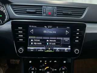 Skoda Superb Combi 1.5 TSI 150pk DSG ACT Business Edition Adaptive Cruise Navigatie DAB+ App-Connect / 19