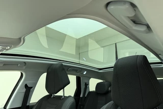 Peugeot 308 SW 1.2 PureTech Blue Lease Premium 130pk | Navigatie | Panoramadak | Climate Control | Trekhaak | Camera | Cruise Control | Parkeersensoren | Apple Carplay - Android Auto / 19