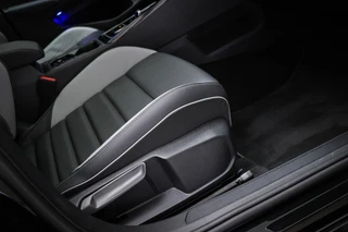 Volkswagen Golf 1.5 eHybrid GTE | LEDER | PANORAMADAK | HEAD UP | STOELVENTILATIE | STUURVERWARMING | TREKHAAK | 18" / 15