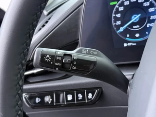 Kia Niro 1.6 GDi PHEV DynamicLine  - Apple Carplay/Android Auto - Adaptieve Cruise Control - Achtruitrijcamera - Naviigatie - Fabrieksgarantie t/m 2032 / 25