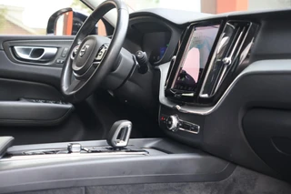 Volvo XC60 T6 Recharge AWD Plus Dark | Stoelverwarming | Trekhaak |  Parkeercamera | Panoramadak  | Longe Range | Pilot Assist | BLIS | Leder | Glossy Black | Keyless / 42