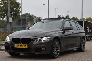 BMW 3 Serie Touring 320i xDrive High Executive M 184 pk | Vol | HUD | Elekt.haak | Keyless | Open dak | Camera | LED/Xenon | LM-Velgen 19"