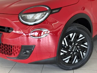 Fiat 600 1.2 Hybrid Urban | Apple-Android | Parkeersensor achter | Cruise control / 30