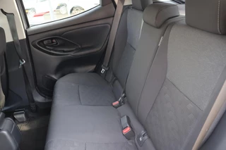 Toyota Yaris 1.5 HYBRID 115 STYLE PARK-SENSOREN BLIND-SPOT LM-VELGEN PRIVACY-GLASS LED-PAKKET AD-CRUISE APPLE/ANDROID / 29