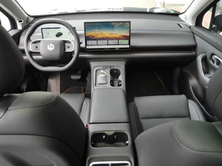 Leapmotor C10 Design ProMax AWD 81.9 kWh | Irmscher | Dutch edition | Unieke auto 004/100 | Verlaagd | Spoiler | 598 PK | 0-100 in 4 seconden | Wltp 437 km | 1500kg trekgewicht | Stoel en stuurverwarming | Stoel ventilatie | Panorama dak | 20 inch lichtmetalen velgen | 360 graden camera / 18
