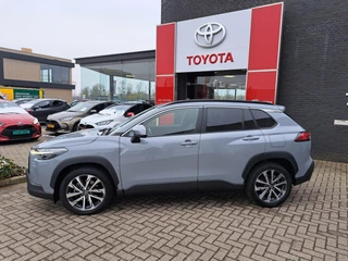 Toyota Corolla Cross 2.0 HYBRID 184PK FIRST-EDITION BLIND-SPOT EL-ACHTERKLEP LM-VELGEN KEYLESS PARK-SENSOREN STOELVERW DRAADLOOS-LADEN AD-CRUISE BLUETOOTH / 7