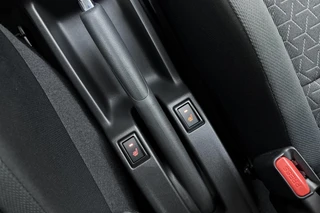 Suzuki Swift 1.2 Style Smart Hybrid 83pk | Automaat | Navigatie | Climate Control | Cruise Control Adaptief | Camera | Stoelverwarming | Draadloos Apple Carplay - Android Auto / 25