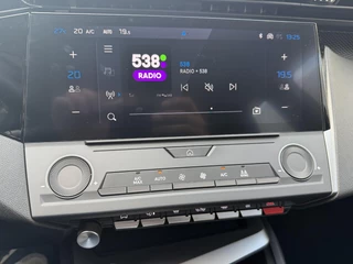 Peugeot e-308 SW Style EV 54 kWh | Demo Auto | Tot 8 jaar Garantie | Tot 420 Km WLTP | Navigatie via Telefoon | Warmtepomp | 18" Lichtmetalen Velgen | Adaptieve Cruise Control met Drive Assist | Full LED Verlichting | Climate Control | DAB Radio | Apple Carplay/Android Auto. / 27
