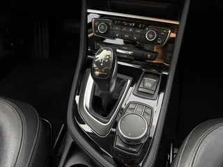 BMW 2-serie Active Tourer 225xe iPerformance High Executive LEER - CAMERA - HUD / 24
