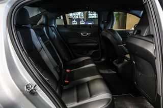 Volvo S60 2.0 B4 R-Design|H&K|Leer|Trekhaak|Carplay|ACC|ECC| / 24