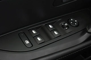 Peugeot 208 1.2 PureTech GT Panoramadak Camera Apple CarPlay / 29