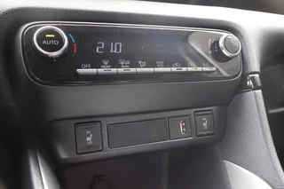 Toyota Yaris 1.5 Hybrid 115 DYNAMIC STOELVERW. LED KOPLAMPEN LENDE STEUN AD-CRUISE CAMERA CLIMA / 20