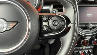 MINI Cooper S Cabrio 2.0 Chili Serious Business Automaat 192PK Leder Harman/Kardon / 18