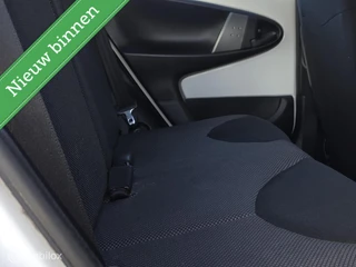 Toyota Aygo 1.0 VVT-i Aspiration / 12