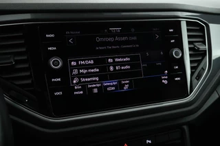 Volkswagen T-Roc 1.5 TSI 150pk R-Line Sport Camera Navigatie / 27