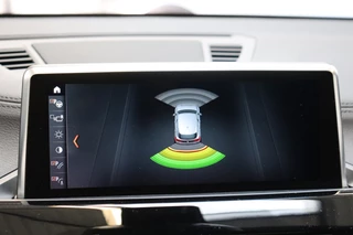 BMW X2 xDrive20i High Executive M Sport Pakket Automaat  / Navigatiesysteem Plus / Leder / Panoramadak / Achteruitrijcamera / Stoelverwarming / Climate Control / Hifi / Shadow Line / Parkeersensoren voor+achter / Extra Getint Glas / 19 Inch / 34