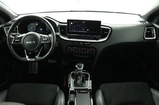 Kia ProCeed 1.5 T-GDi GT-Line Automaat  - Stoel-/stuurverwarming - Navigatie - Cruise Control - Airco - Climate Control - Fabrieksgarantie tot 03-2031 / 52