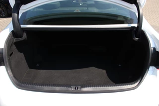 Lexus RC 300h F SPORT Line NL-AUTO CRUISE TRIPLE-LED STOELVENT BLIND-SPOT 19" LM-VELGEN / 37