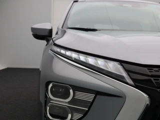 Mitsubishi Eclipse Cross 2.4 PHEV Prestige | Stoelverwarming | Camera | Panoramadak | Climatronic | Navigatie | CarPlay | 19 inch | 86.363 Km !! / 9