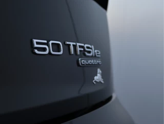 Audi Q5 50 TFSI e S-line  | Luchtvering | Trekhaak | Panoramadak | 92,3% SOH / 19