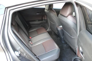 Toyota C-HR 1.8 HYBRID PREMIUM Stoel/stuurverwarming , Afn. Trekhaak / led. / 19