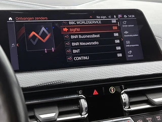 BMW 1-serie M135i xDrive | Camera | Stoelverwarming |Harman/Kardon | HeadUp Display | Cruise Control / 17