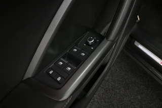 Audi Q3 Sportback 45 TFSI e PHEV S Edition (S-Line) / 21