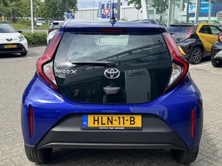 Toyota Aygo X PLAY 5-DEURS AIRCO CAMERA AD-CRUISE APPLE/ANDROID NL-AUTO / 24