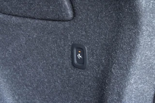 Volvo XC40 1.5 T4 PHEV Plus Dark|Stoel+Stuurverwarming|Trekhaak|Camera|Harmann Kardon| / 13