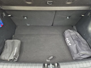Kia Stonic 1.0 T-GDi MHEV DynamicPlusLine | Cruise Control | Climate Control | Navigatie | LM Velgen | Camera | Privacy Glass | / 21