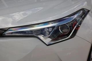 Toyota C-HR 1.8 Hybrid Dynamic|Automaat|Trekhaak|Stoelverwarming|Camera|Navi|ACC / 16