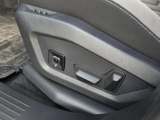 Jeep Compass First Edition 74 kWh  | Apple-Android | Panoramadak | Massagestoelen / 28