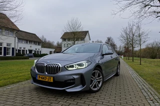 BMW 1 Serie 118i Business Edition M sport | Camera | CarPlay | Stoelverwarming | Navi |