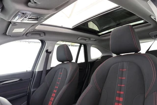 BMW X1 sDrive18i Executive Sport Line Panoramadak Trekhaak Groot Navi Stoelverwarming / 9