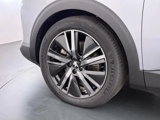 Peugeot 3008 GT SOH: 99% | PHEV | APPLE CARPLAY | ELEKTRISCHE ACHTERKLEP | CAMERA VOOR + ACHTER | ADAPTIVE CRUISE CONTROL | FOCAL AUDIO | DODEHOEK DETECTIE| RIJKLAARPRIJS INCL. 12 MND BOVAG GARANTIE / 17