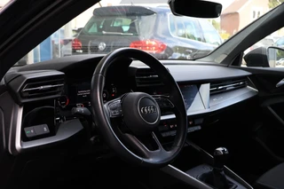 Audi A3 Sportback 35 TFSI S edition 150PK Nieuw model App-connect Trekhaak Navigatie PDC / 2