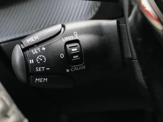 Peugeot 208 Allure PureTech 100pk / 24